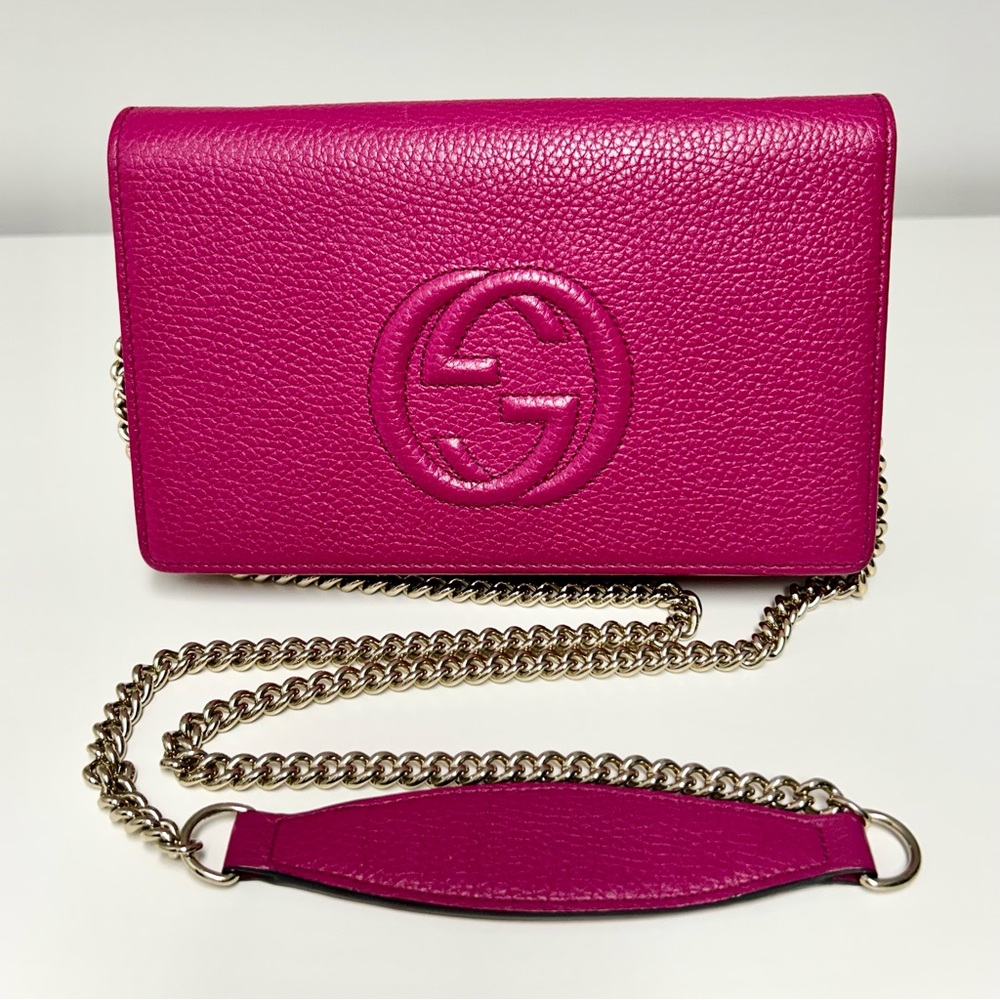 GUCCI Mini Soho Pebbled Leather Wallet On Chain Crossbody Bag Magenta Hot Pink